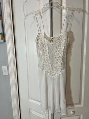 Vintage Flora White Sheer Lace Chemise Nightgown | Size Medium